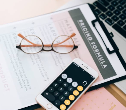 How to Raise Prices Without Losing Customers: Mastering B2B Rate Adjustments